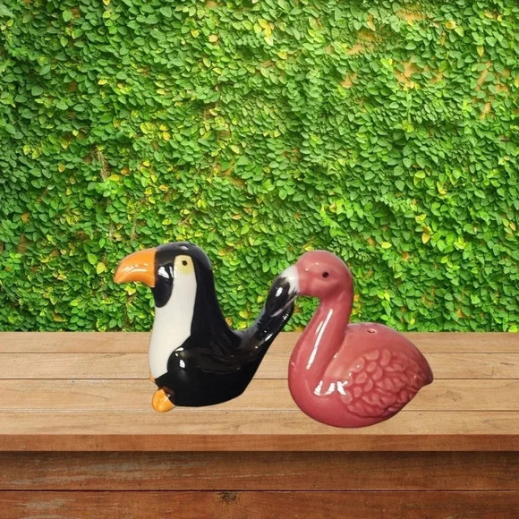 Flamingo &Toucan salt &pepper shaker pink /wht/blk - Picture 2 of 6